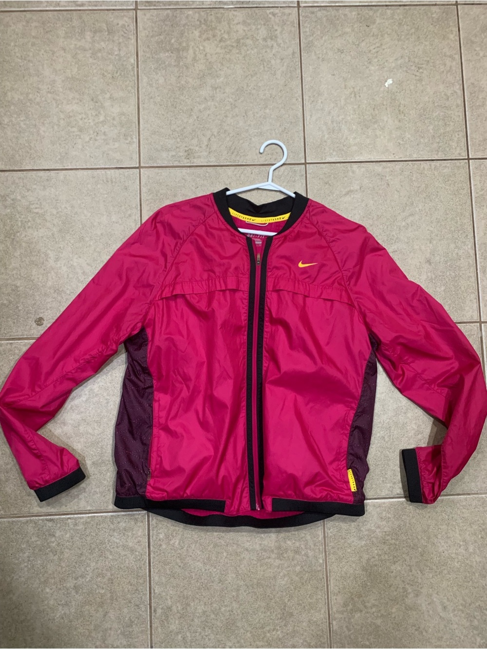 Nike Livestrong Dri Fit Women’s Jacket. Used in good condition